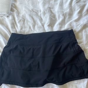 Lululemon black skirt
